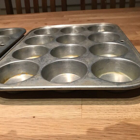 MIRRO Muffin Cupcake Pans, Set of 2 (Each has 12 Cups), Silver, Metal, Aluminum - Picture 3 of 8